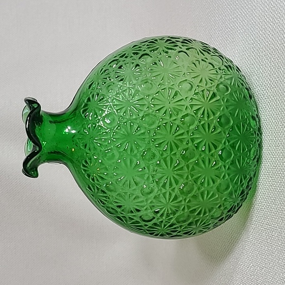 Vintage Other - Vintage Clevenger Brothers Daisy And Button Green Glass Vase/Bottle